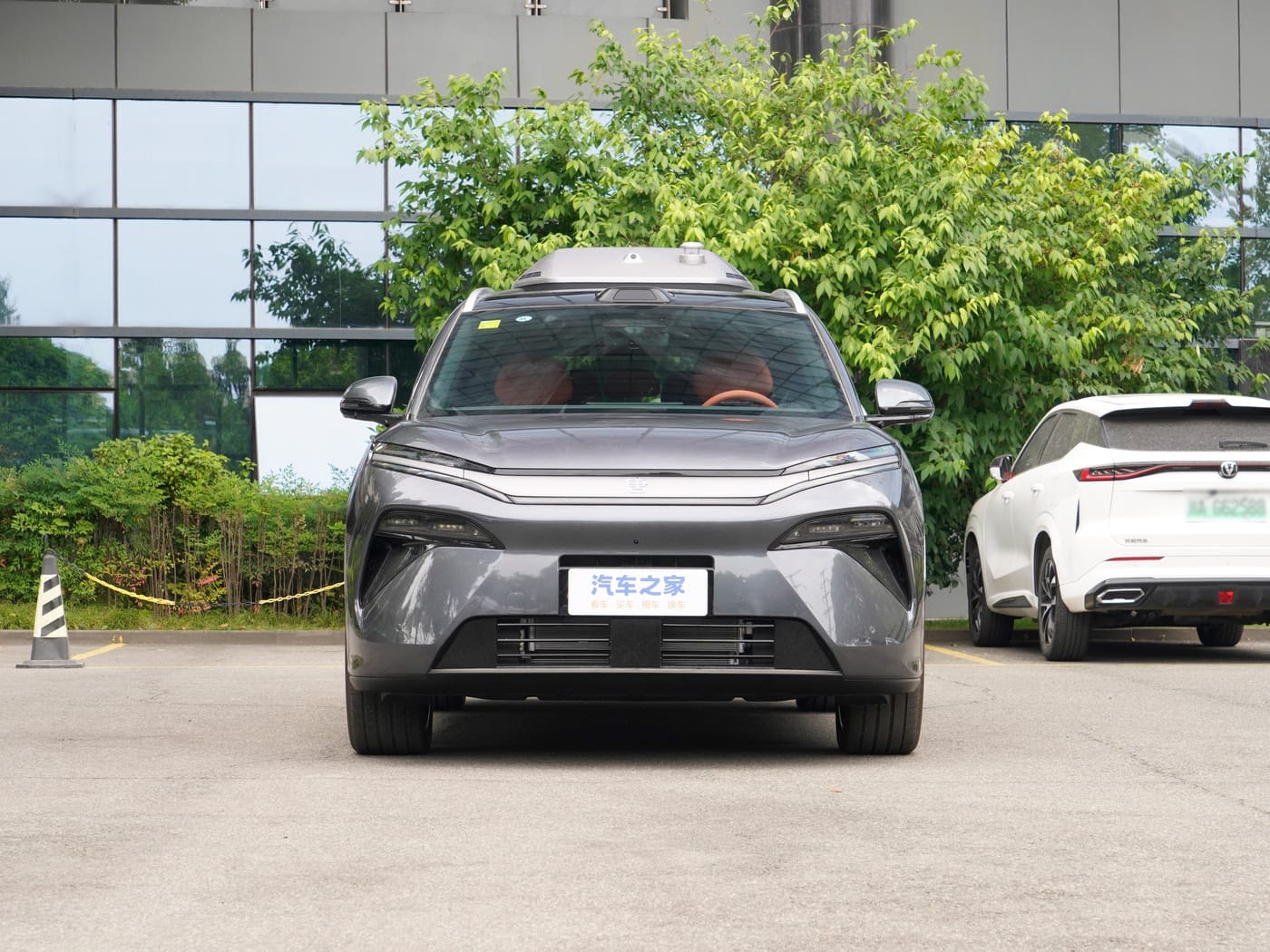 2025 BYD TANG L Image 1